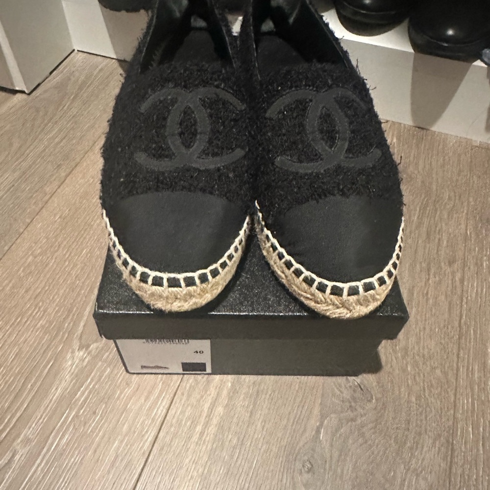 CHANEL Black Espadrilles with CC Logo - Picture 9 of 9